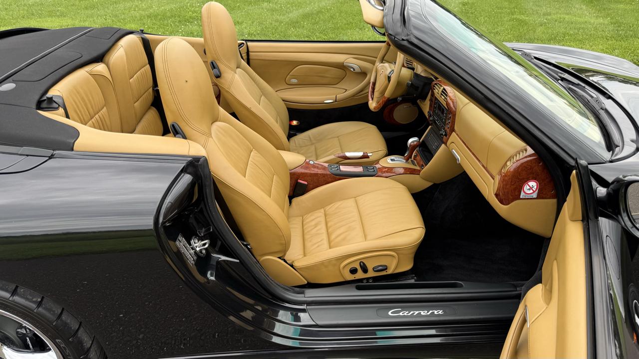 Porsche 911 Carrera 2dr Carrera Cabriolet Tiptronic 2003