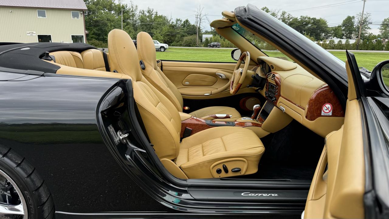 Porsche 911 Carrera 2dr Carrera Cabriolet Tiptronic 2003
