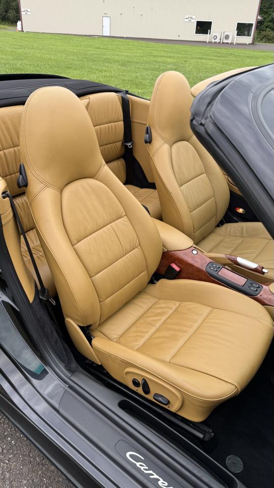 Porsche 911 Carrera 2dr Carrera Cabriolet Tiptronic 2003