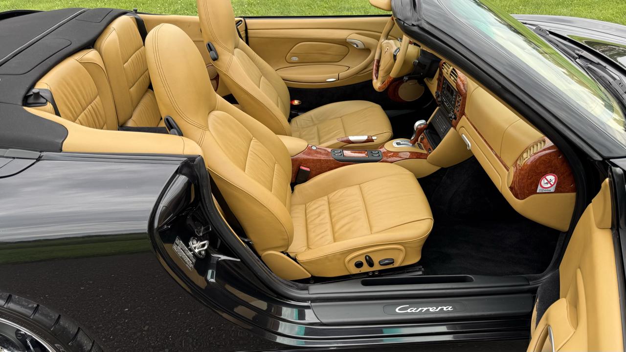 Porsche 911 Carrera 2dr Carrera Cabriolet Tiptronic 2003