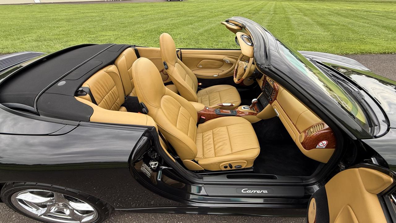 Porsche 911 Carrera 2dr Carrera Cabriolet Tiptronic 2003