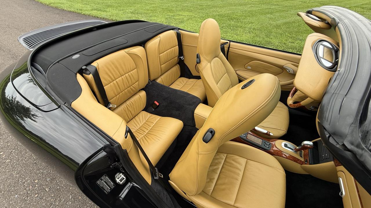 Porsche 911 Carrera 2dr Carrera Cabriolet Tiptronic 2003