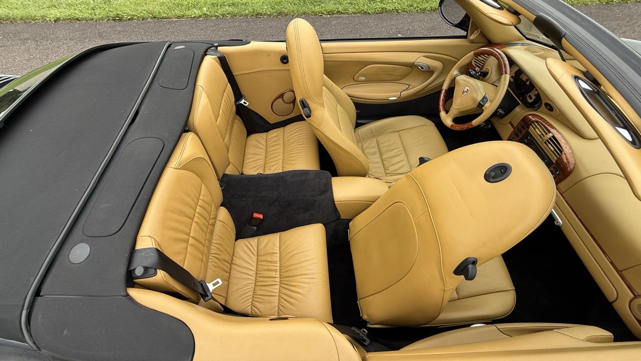 Porsche 911 Carrera 2dr Carrera Cabriolet Tiptronic 2003