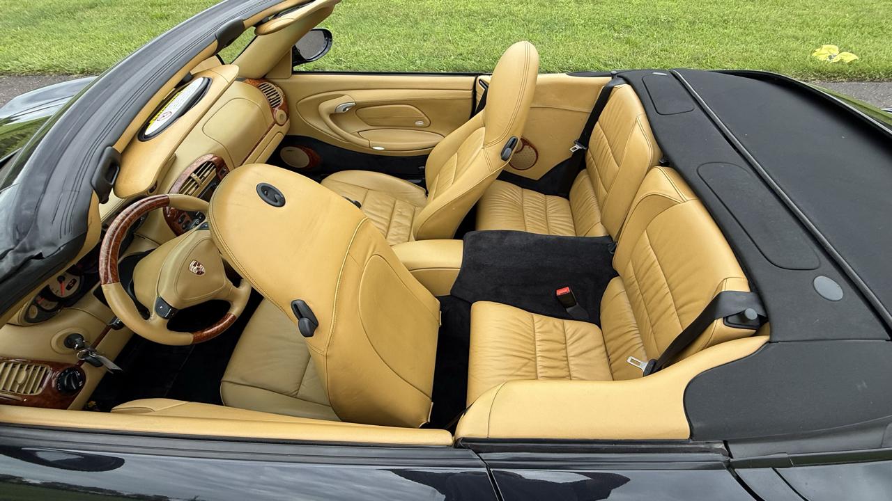 Porsche 911 Carrera 2dr Carrera Cabriolet Tiptronic 2003