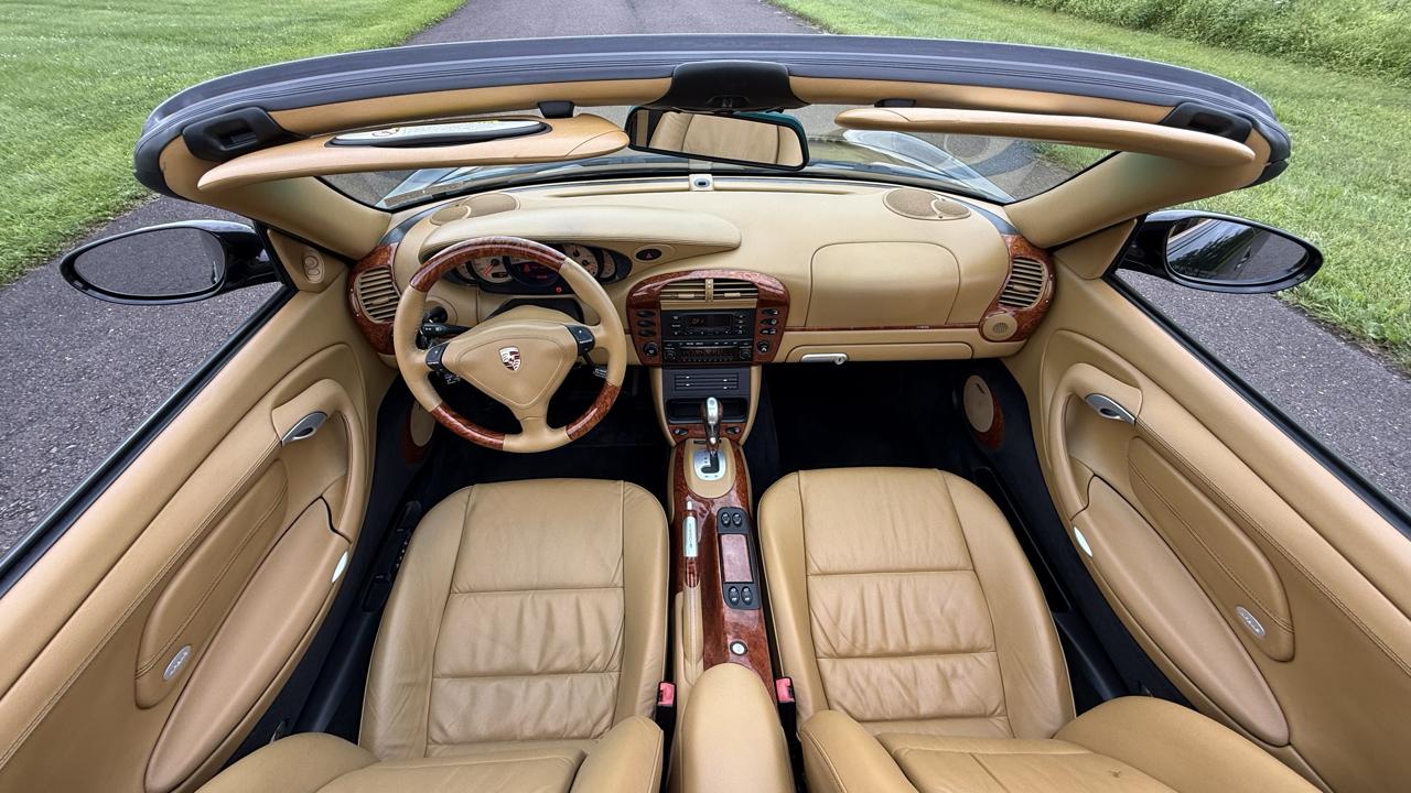 Porsche 911 Carrera 2dr Carrera Cabriolet Tiptronic 2003