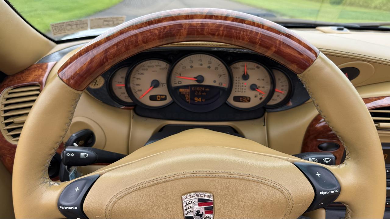 Porsche 911 Carrera 2dr Carrera Cabriolet Tiptronic 2003