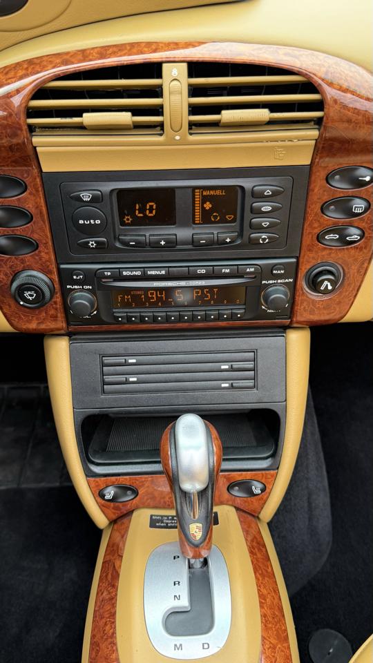 Porsche 911 Carrera 2dr Carrera Cabriolet Tiptronic 2003
