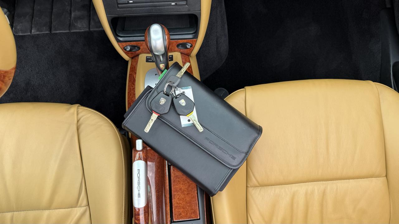 Porsche 911 Carrera 2dr Carrera Cabriolet Tiptronic 2003