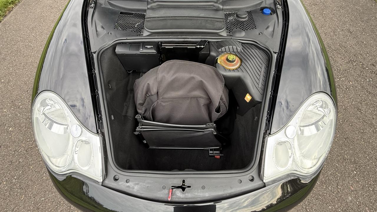Porsche 911 Carrera 2dr Carrera Cabriolet Tiptronic 2003