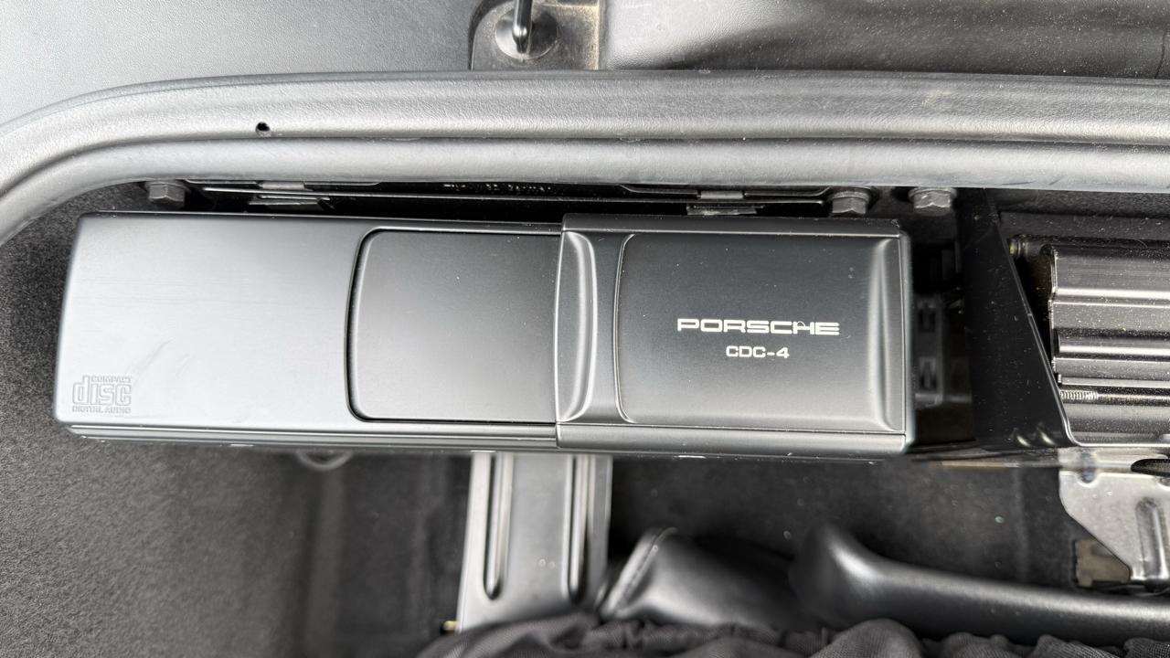 Porsche 911 Carrera 2dr Carrera Cabriolet Tiptronic 2003