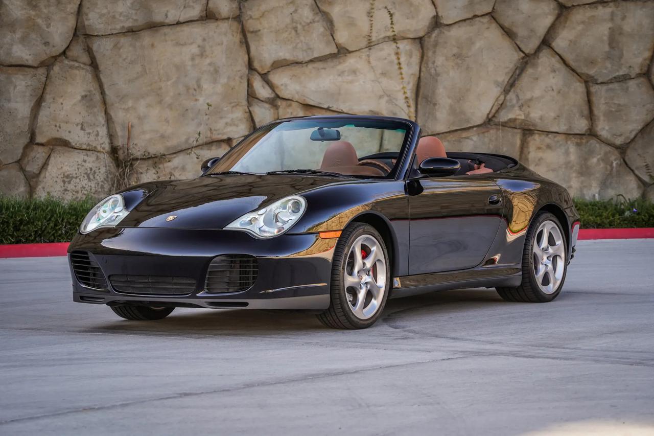 Porsche 911 2dr Cabriolet Carrera 4S 2004
