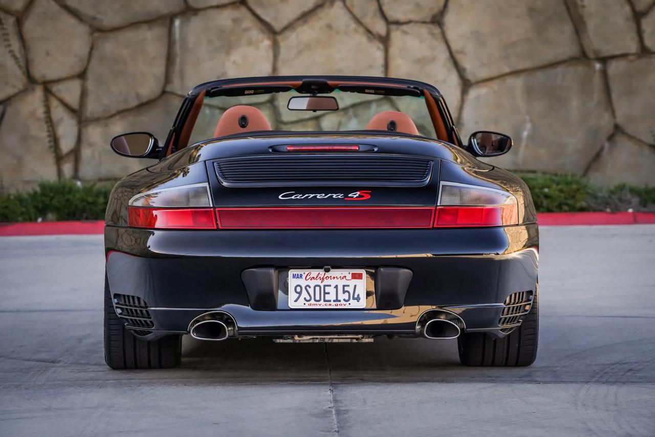 Porsche 911 2dr Cabriolet Carrera 4S 2004