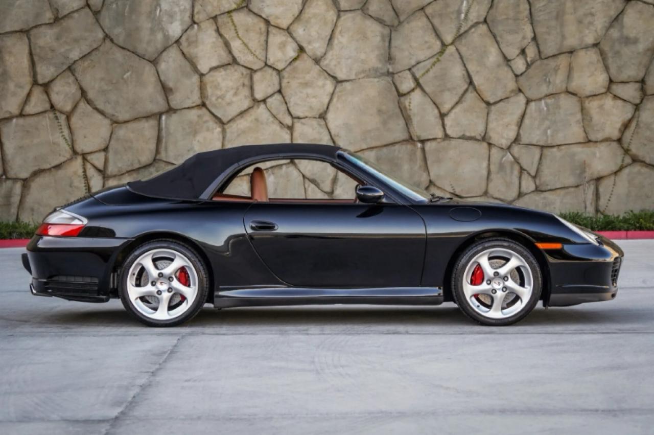 Porsche 911 2dr Cabriolet Carrera 4S 2004