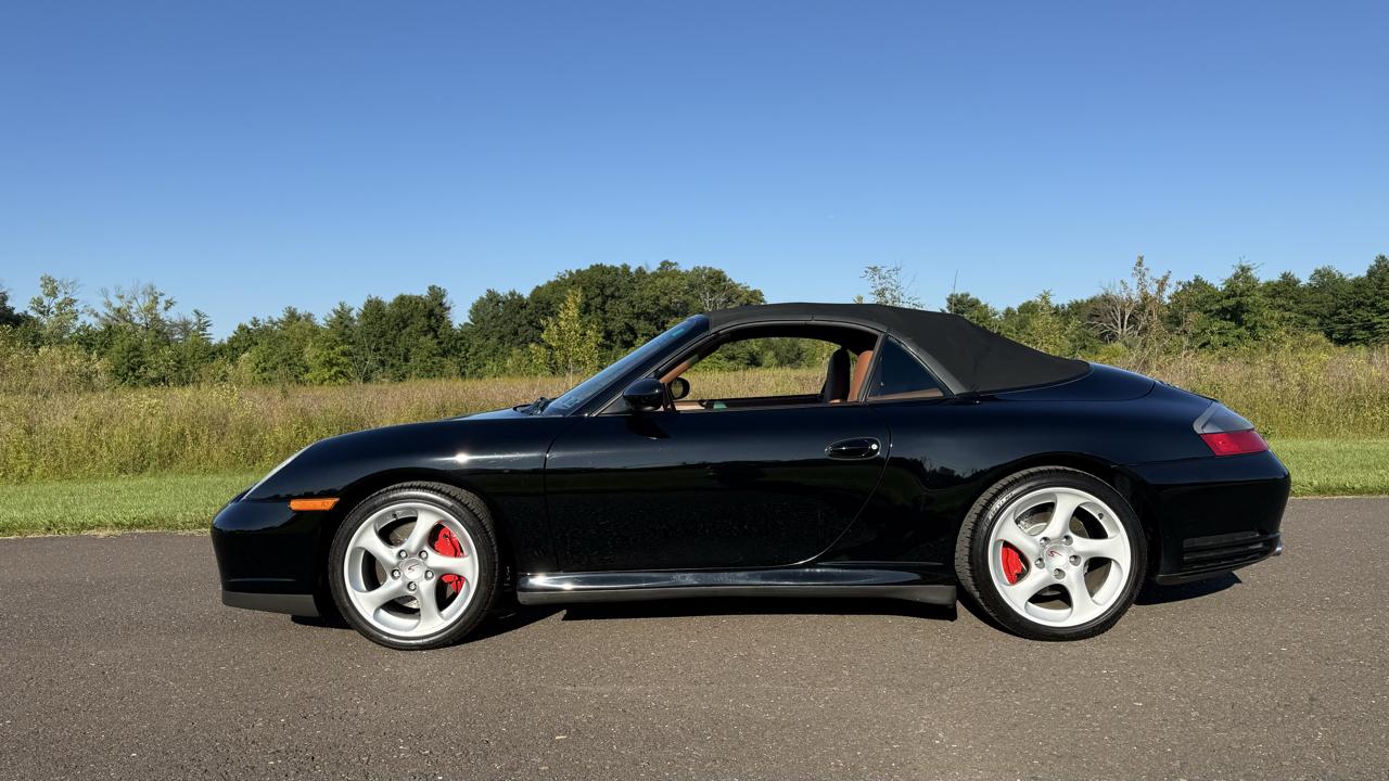 Porsche 911 2dr Cabriolet Carrera 4S 2004