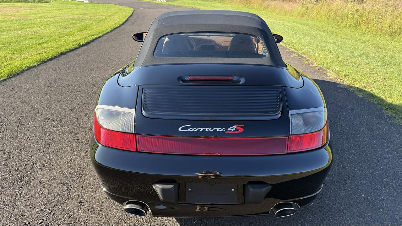 Porsche 911 2dr Cabriolet Carrera 4S 2004