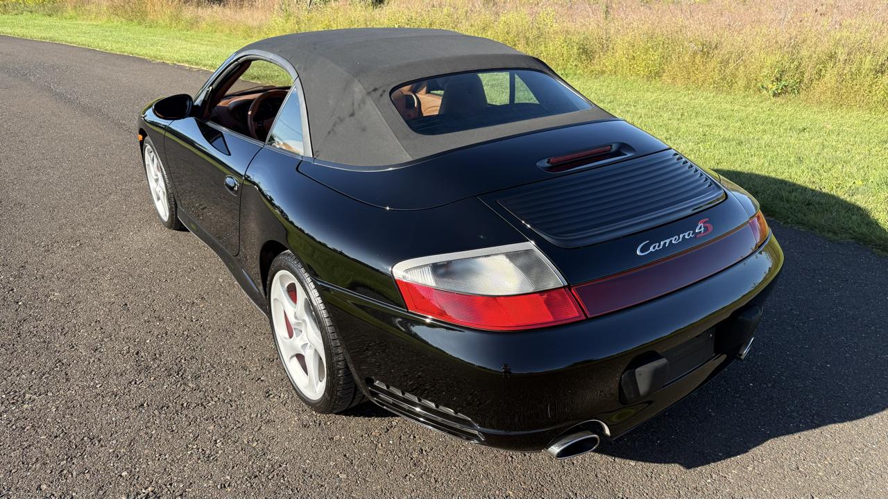 Porsche 911 2dr Cabriolet Carrera 4S 2004