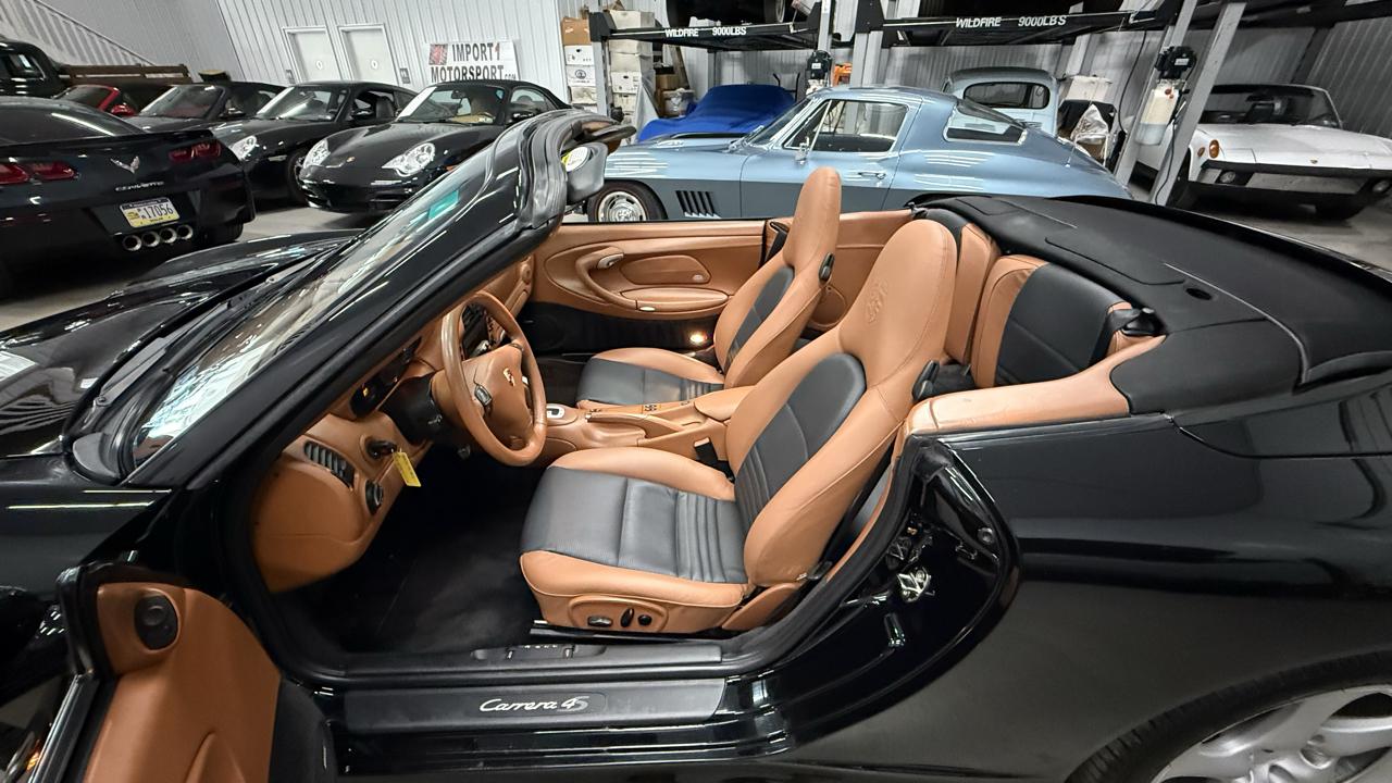 Porsche 911 2dr Cabriolet Carrera 4S 2004