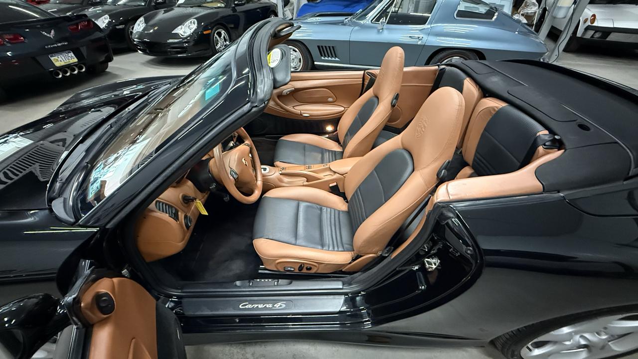 Porsche 911 2dr Cabriolet Carrera 4S 2004