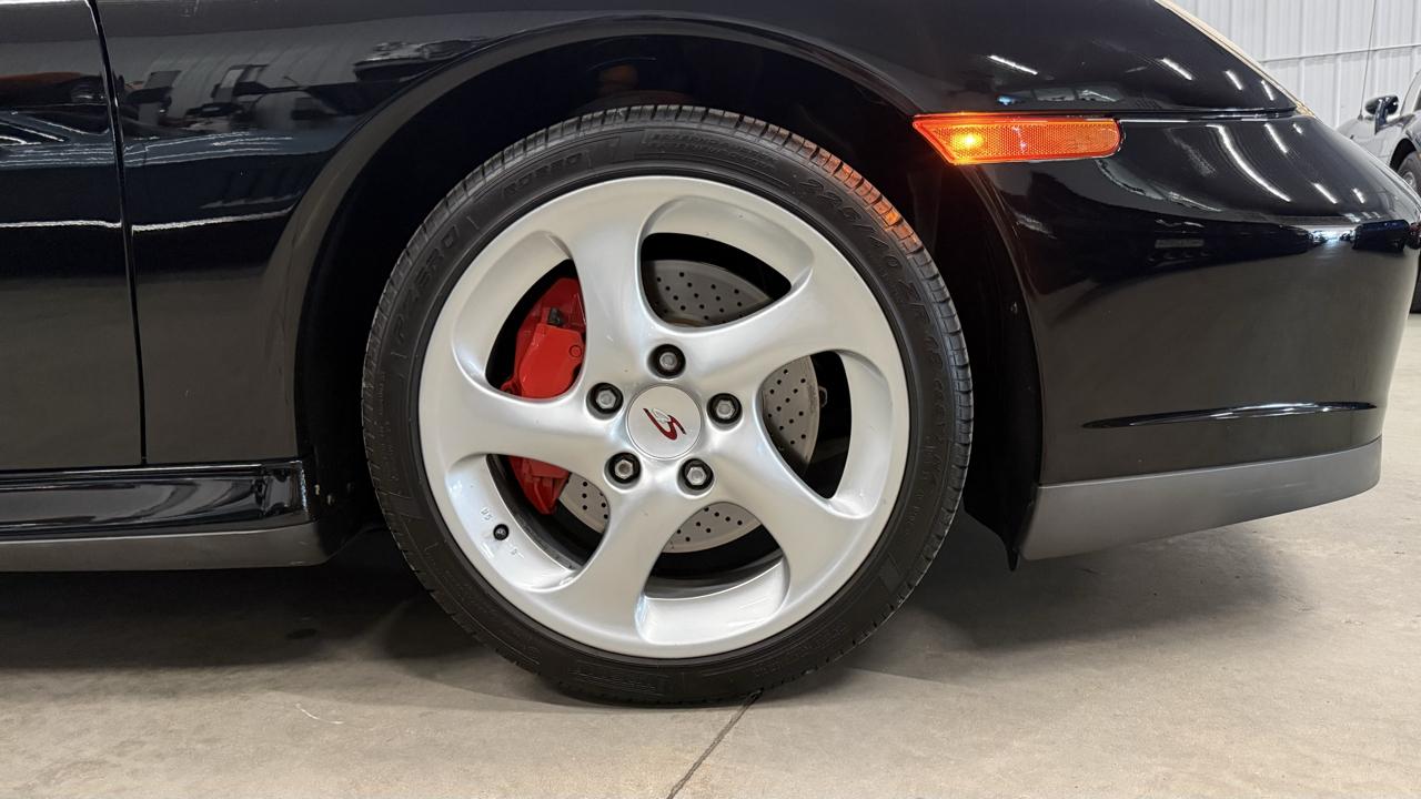 Porsche 911 2dr Cabriolet Carrera 4S 2004