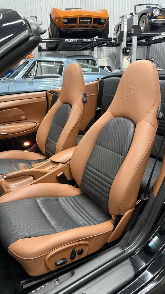 Porsche 911 2dr Cabriolet Carrera 4S 2004
