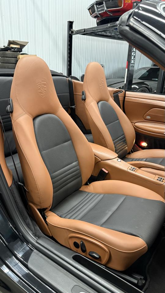 Porsche 911 2dr Cabriolet Carrera 4S 2004