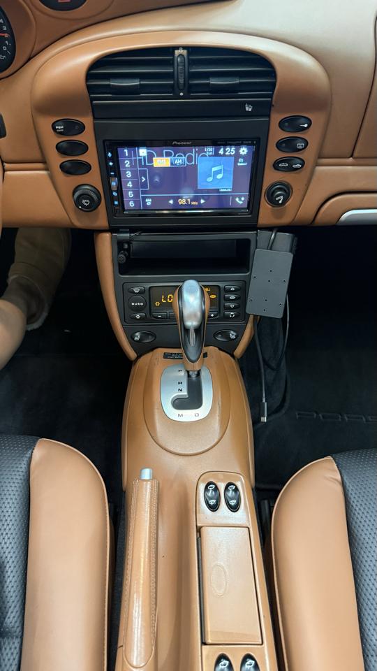 Porsche 911 2dr Cabriolet Carrera 4S 2004