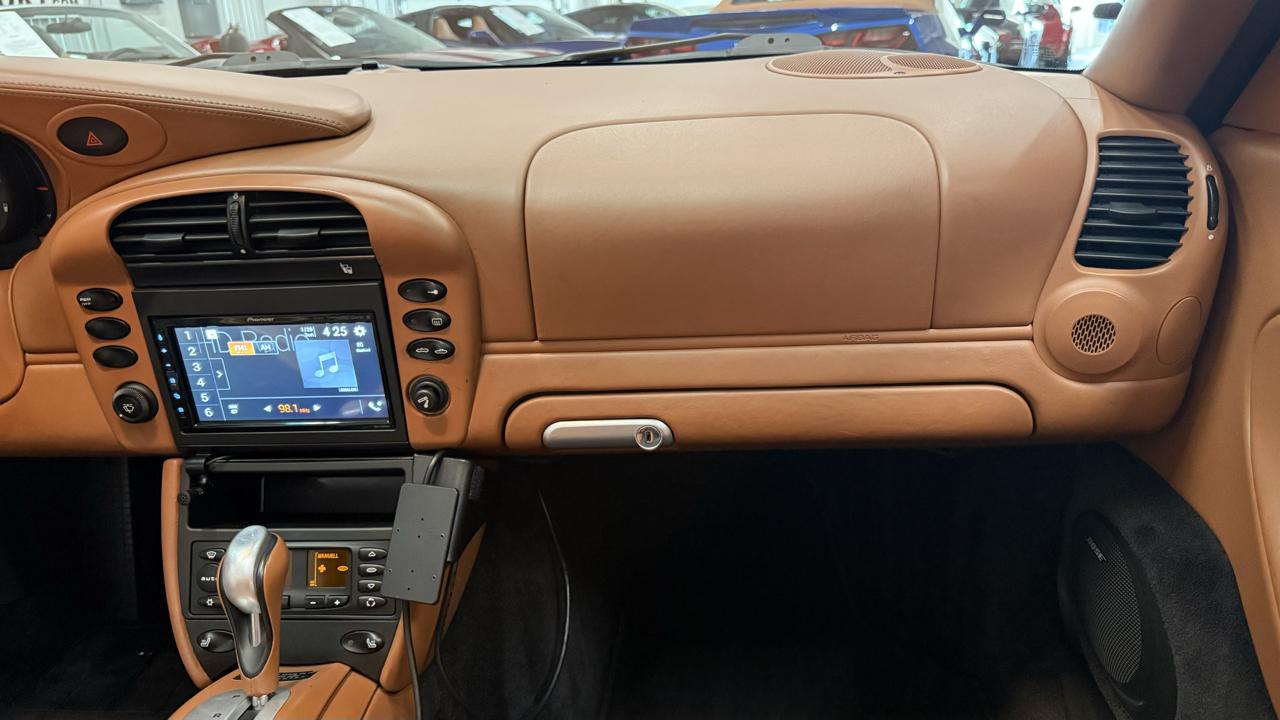 Porsche 911 2dr Cabriolet Carrera 4S 2004