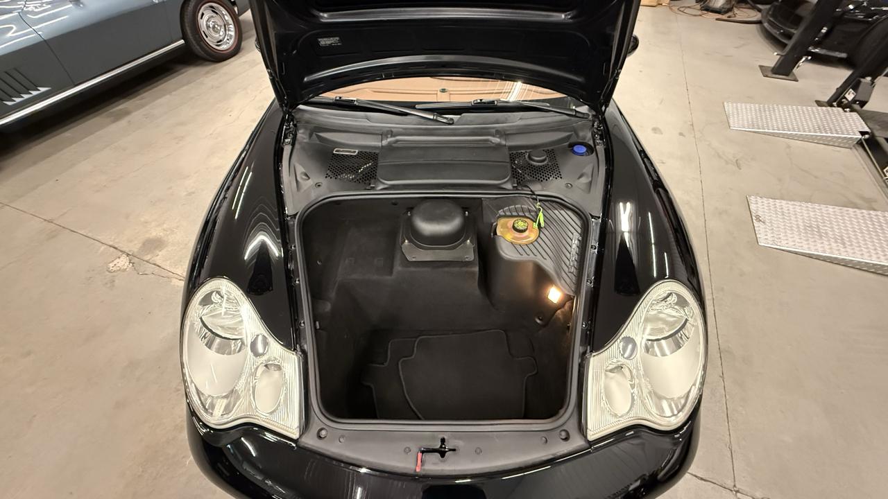 Porsche 911 2dr Cabriolet Carrera 4S 2004