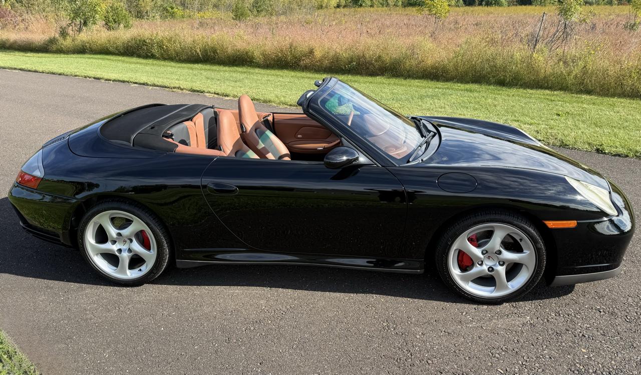 Porsche 911 2dr Cabriolet Carrera 4S 2004