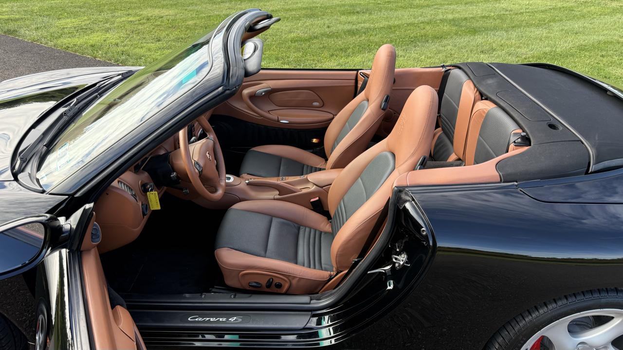 Porsche 911 2dr Cabriolet Carrera 4S 2004