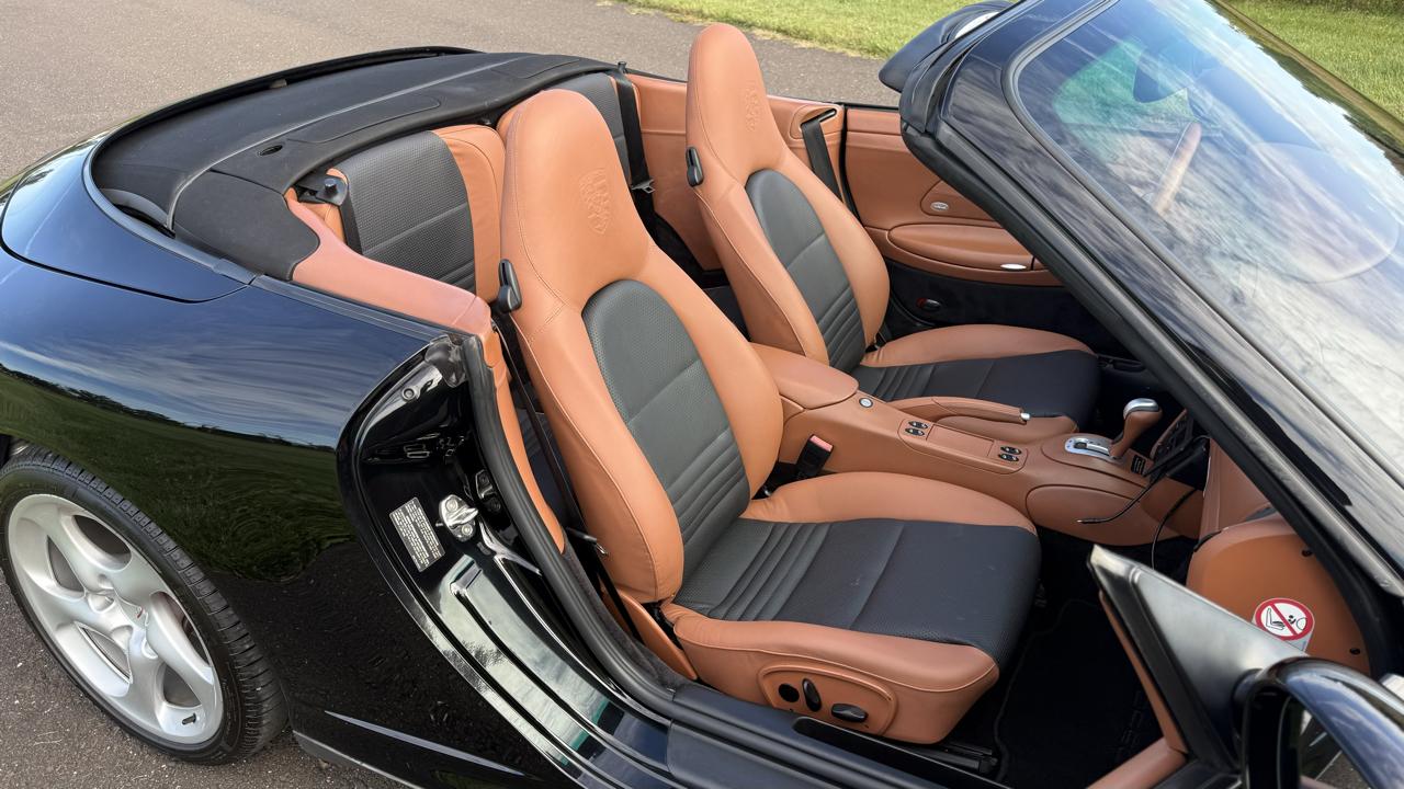Porsche 911 2dr Cabriolet Carrera 4S 2004