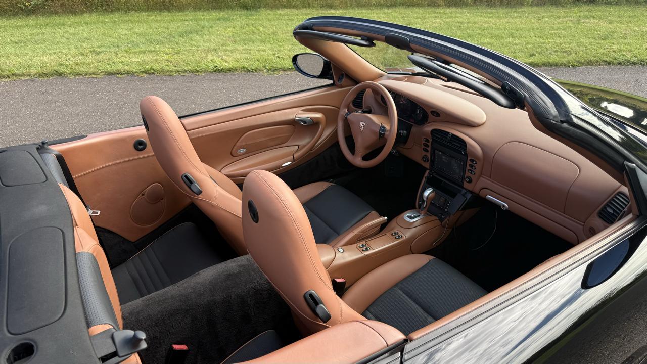 Porsche 911 2dr Cabriolet Carrera 4S 2004