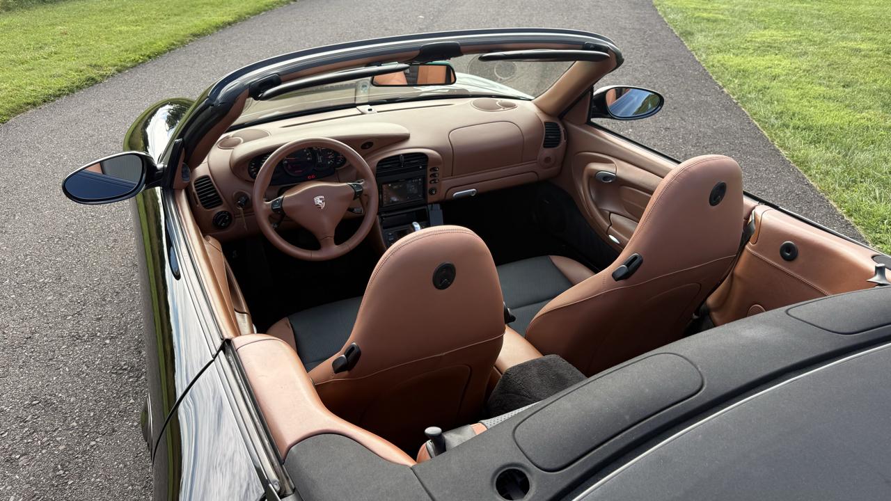 Porsche 911 2dr Cabriolet Carrera 4S 2004
