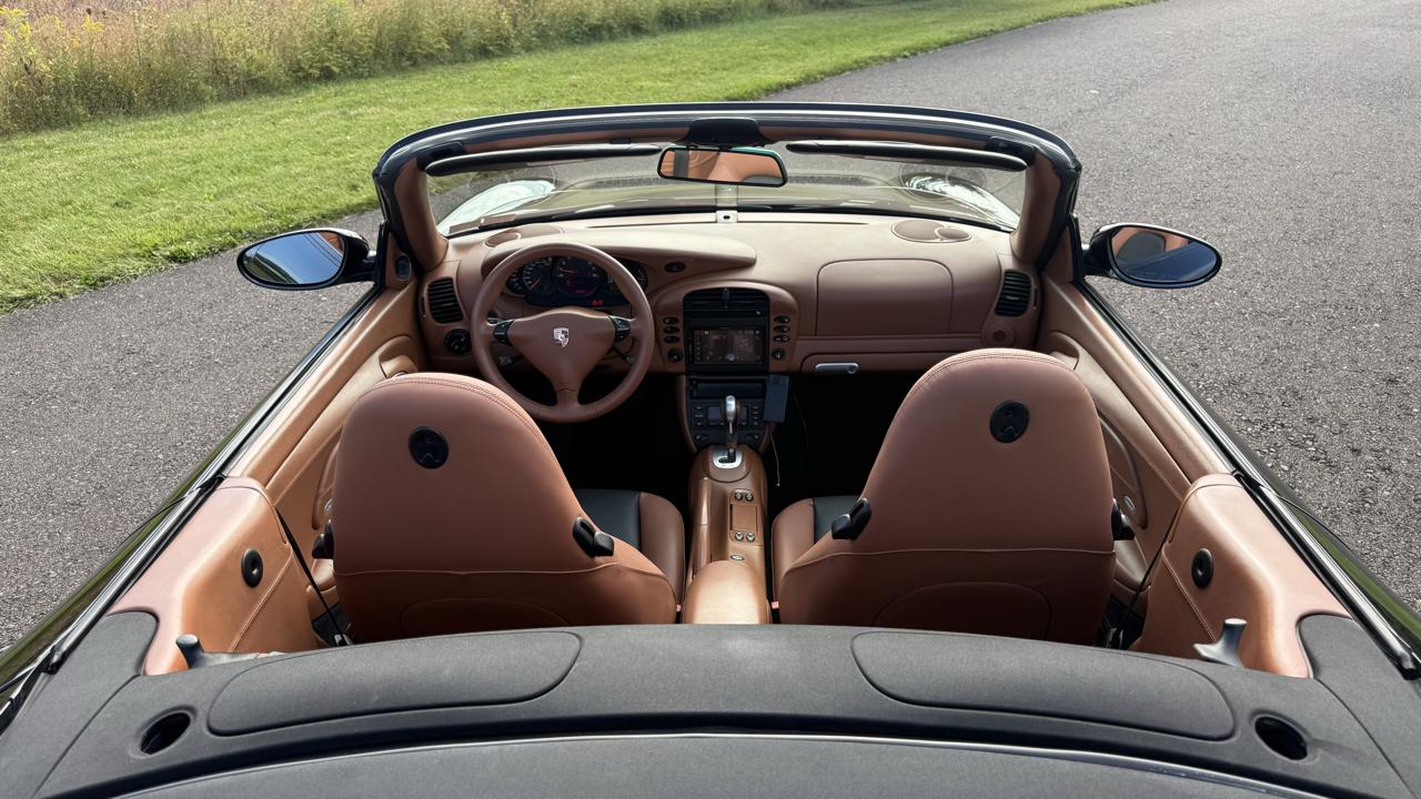 Porsche 911 2dr Cabriolet Carrera 4S 2004
