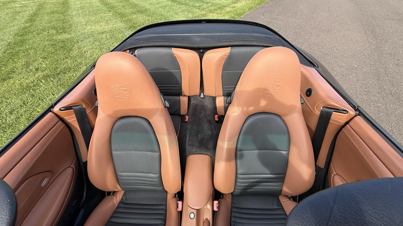 Porsche 911 2dr Cabriolet Carrera 4S 2004