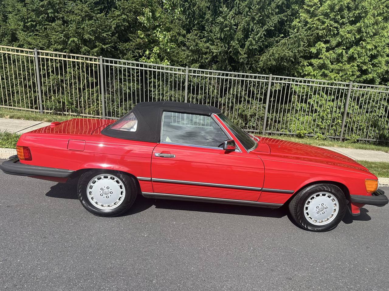 Mercedes-Benz 560 Series 2dr Roadster 560SL 1988
