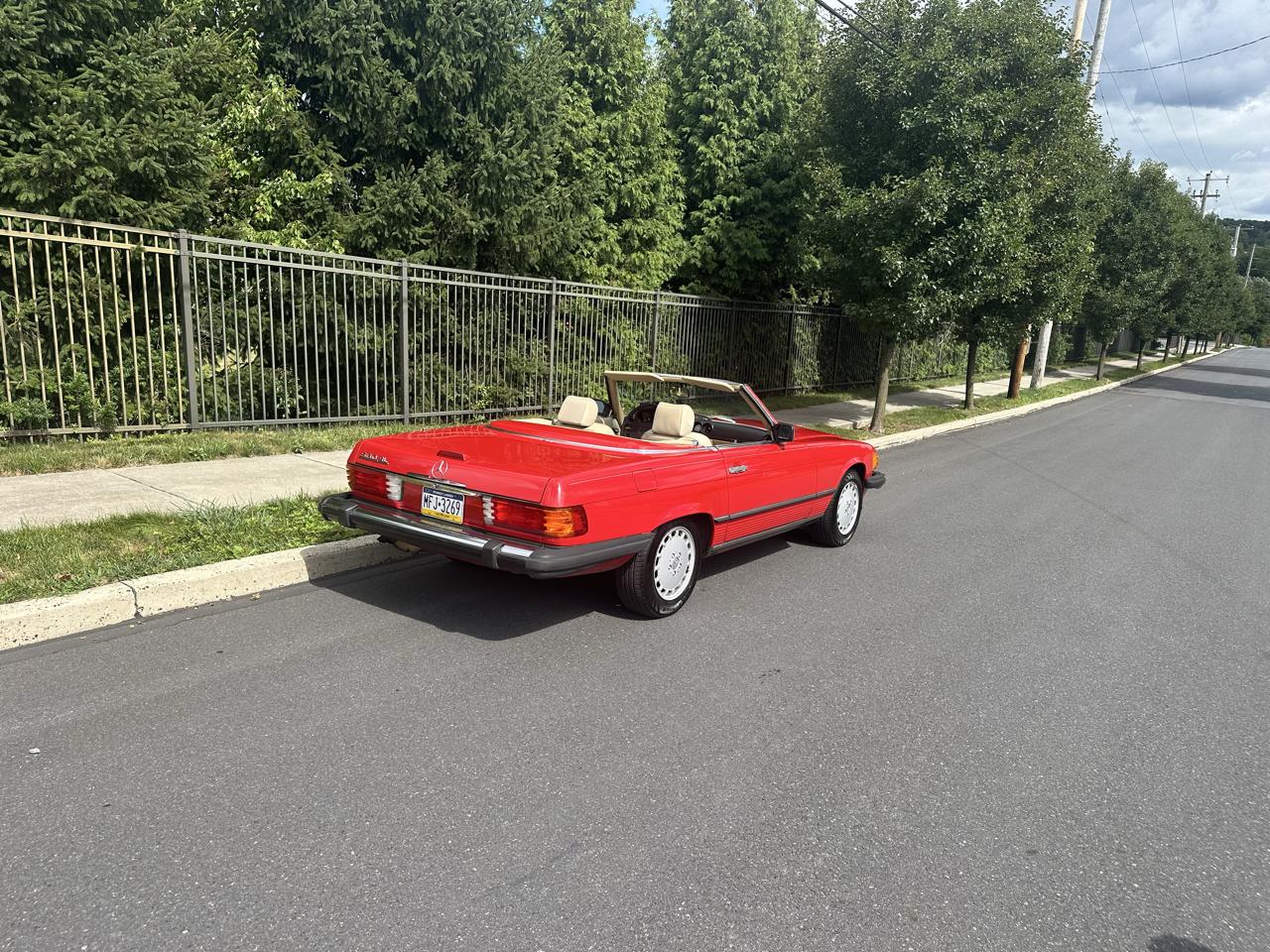 Mercedes-Benz 560 Series 2dr Roadster 560SL 1988