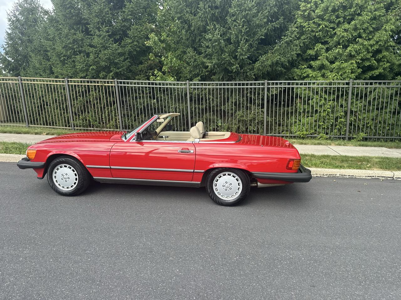Mercedes-Benz 560 Series 2dr Roadster 560SL 1988