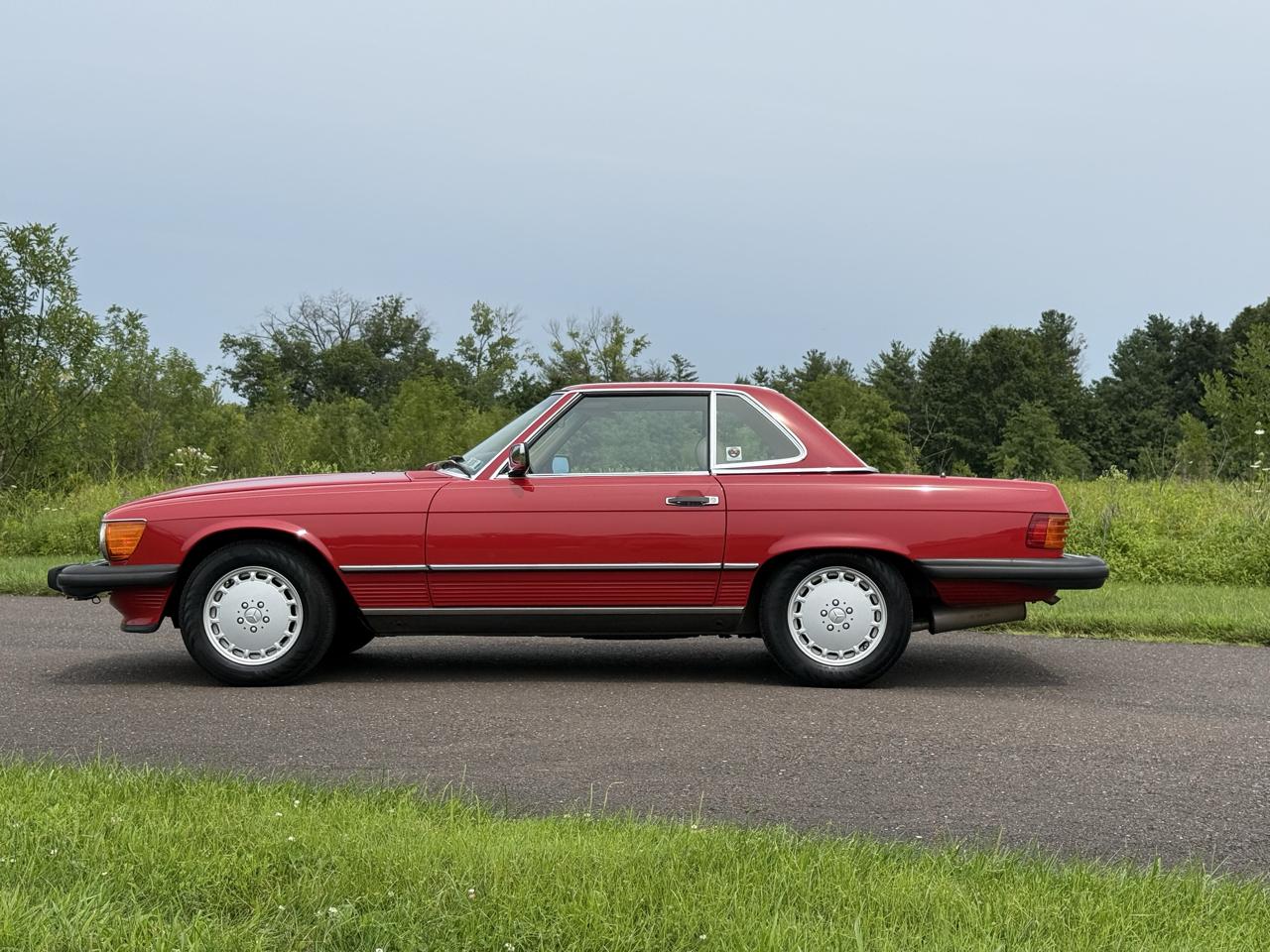Mercedes-Benz 560 Series 2dr Roadster 560SL 1988