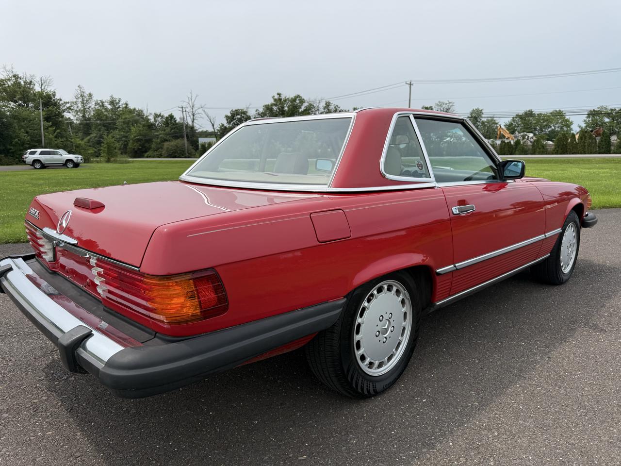 Mercedes-Benz 560 Series 2dr Roadster 560SL 1988