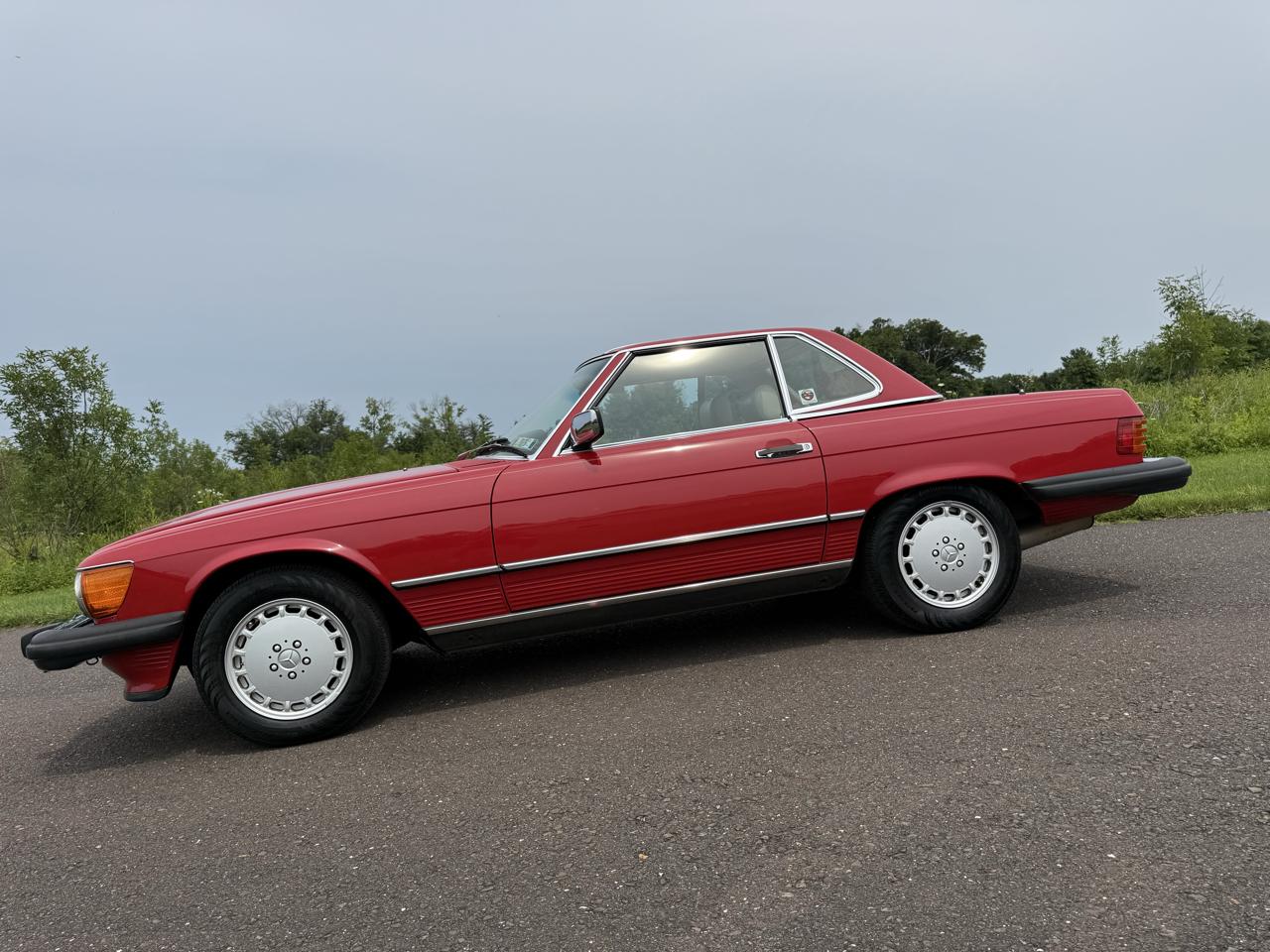 Mercedes-Benz 560 Series 2dr Roadster 560SL 1988