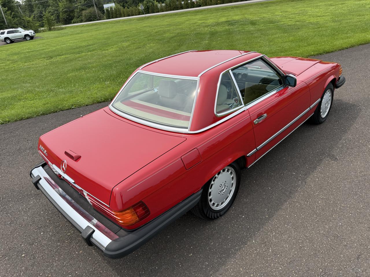 Mercedes-Benz 560 Series 2dr Roadster 560SL 1988