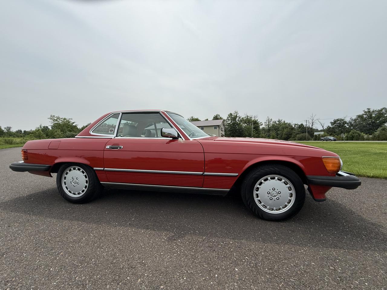Mercedes-Benz 560 Series 2dr Roadster 560SL 1988