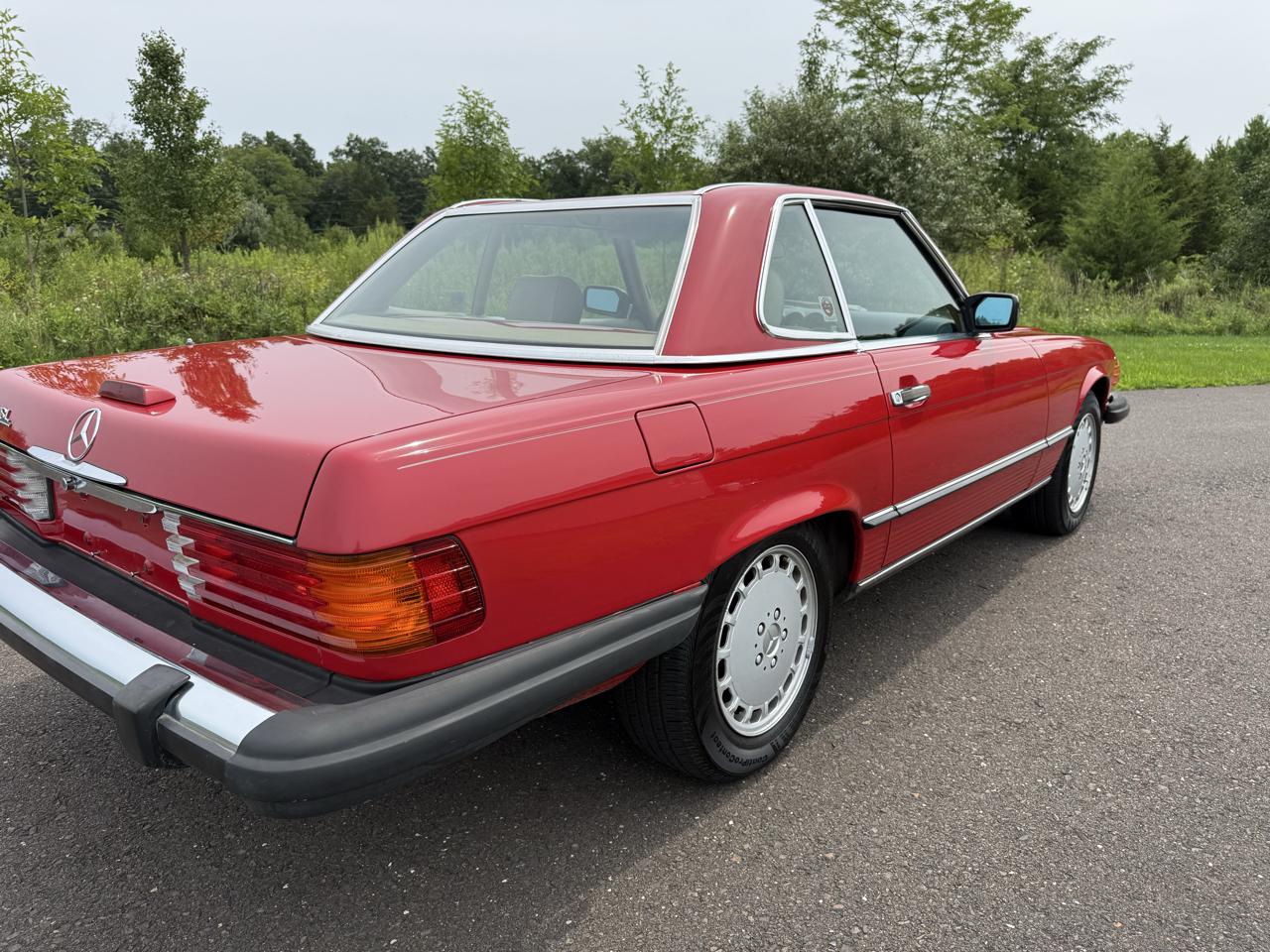 Mercedes-Benz 560 Series 2dr Roadster 560SL 1988