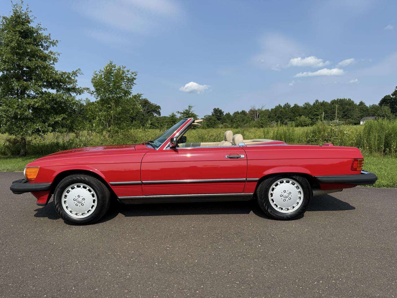 Mercedes-Benz 560 Series 2dr Roadster 560SL 1988