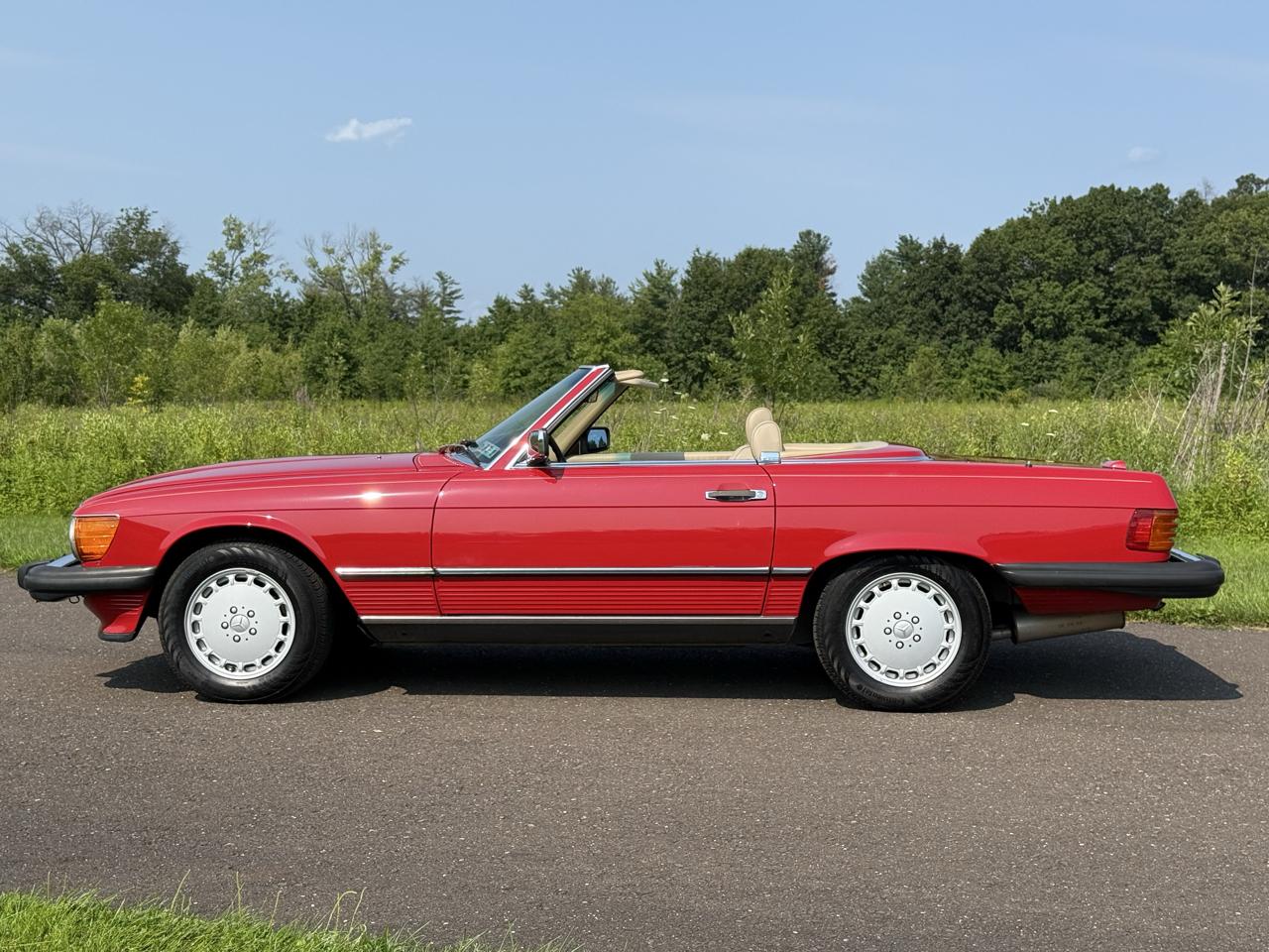 Mercedes-Benz 560 Series 2dr Roadster 560SL 1988