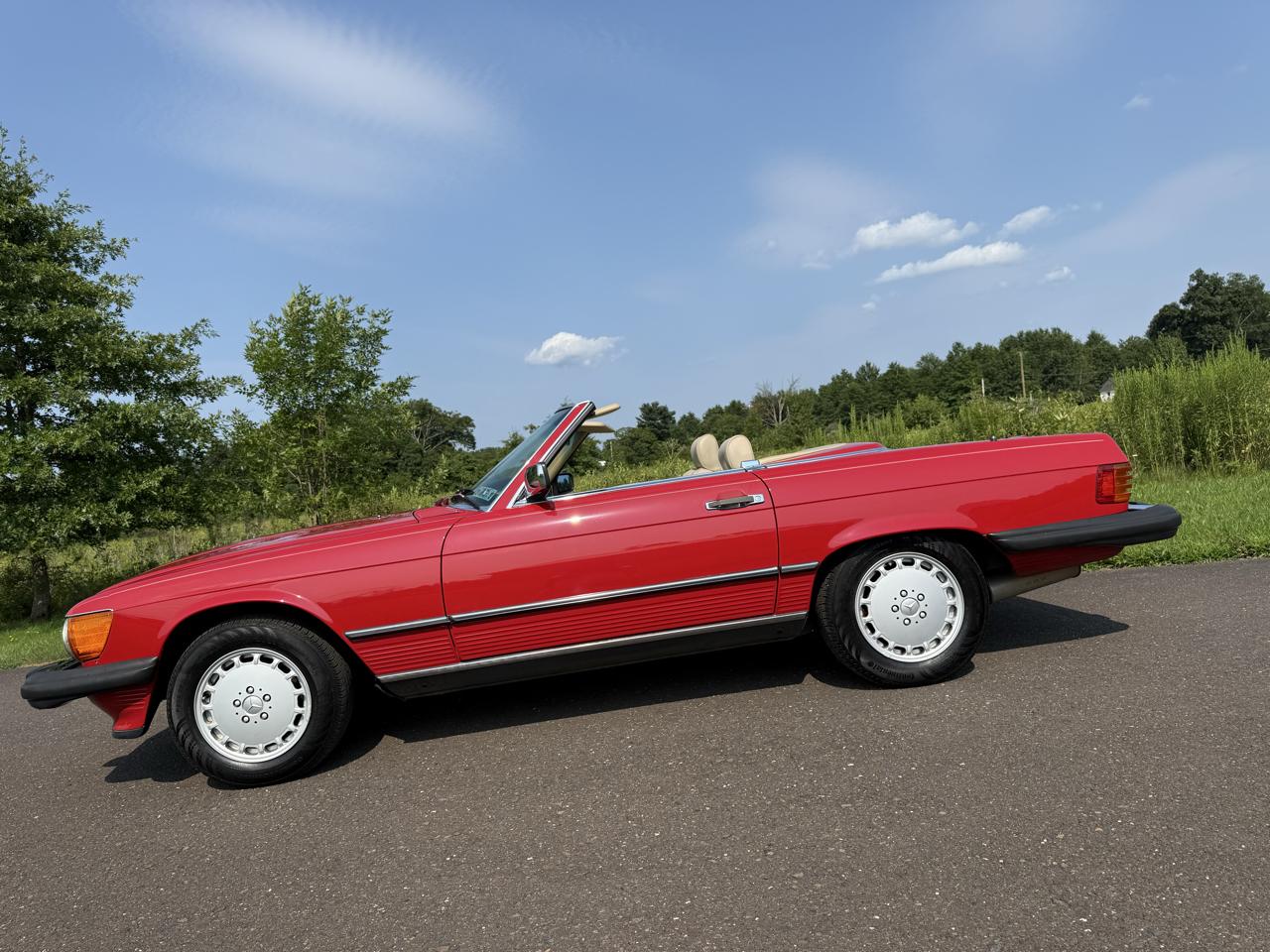 Mercedes-Benz 560 Series 2dr Roadster 560SL 1988