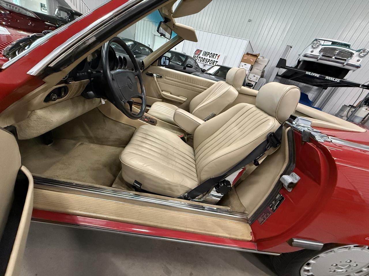 Mercedes-Benz 560 Series 2dr Roadster 560SL 1988