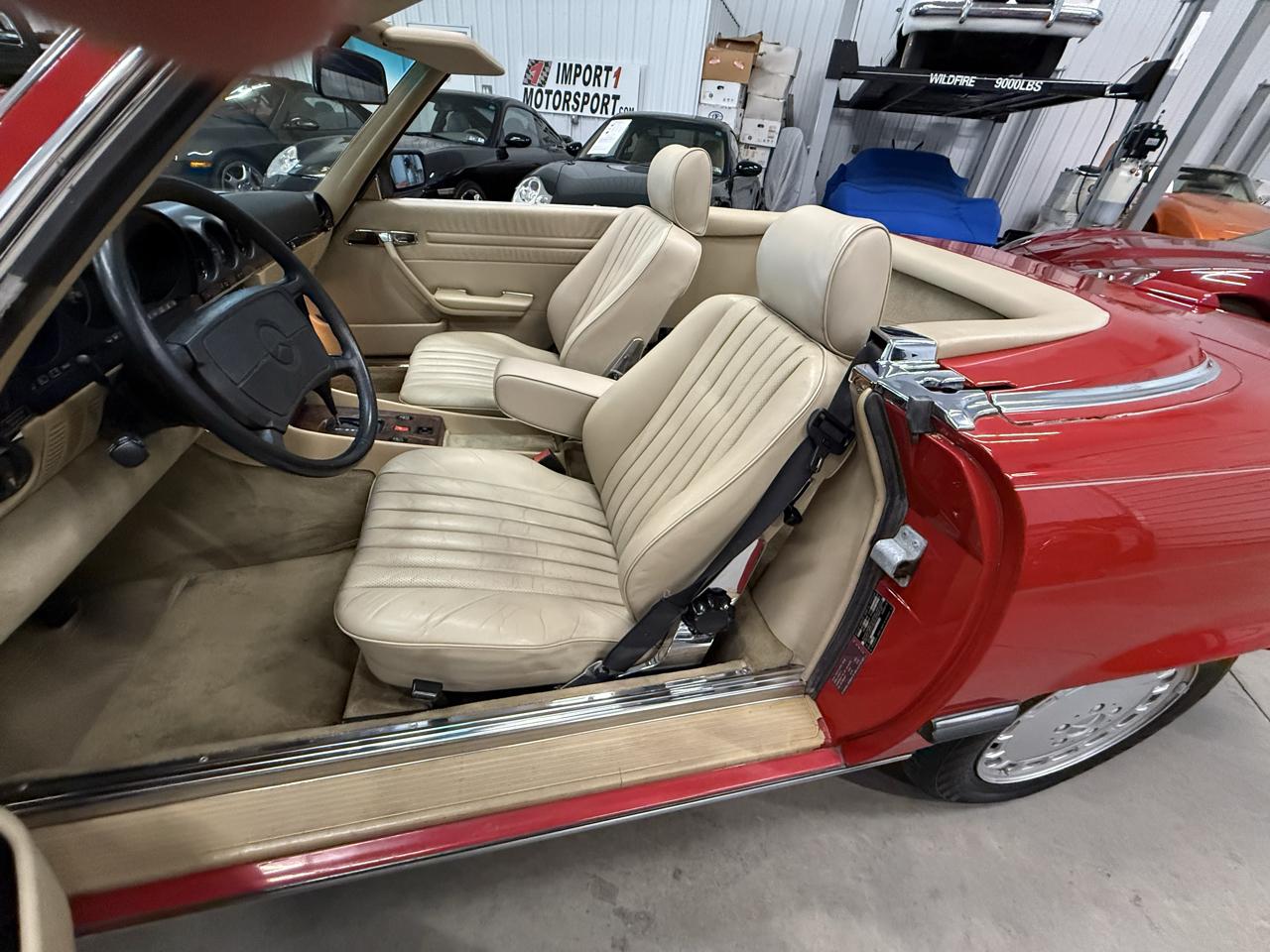 Mercedes-Benz 560 Series 2dr Roadster 560SL 1988
