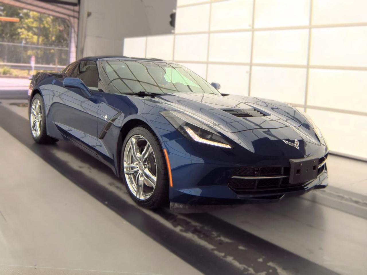 Chevrolet Corvette 2dr Stingray Cpe w/2LT 2017